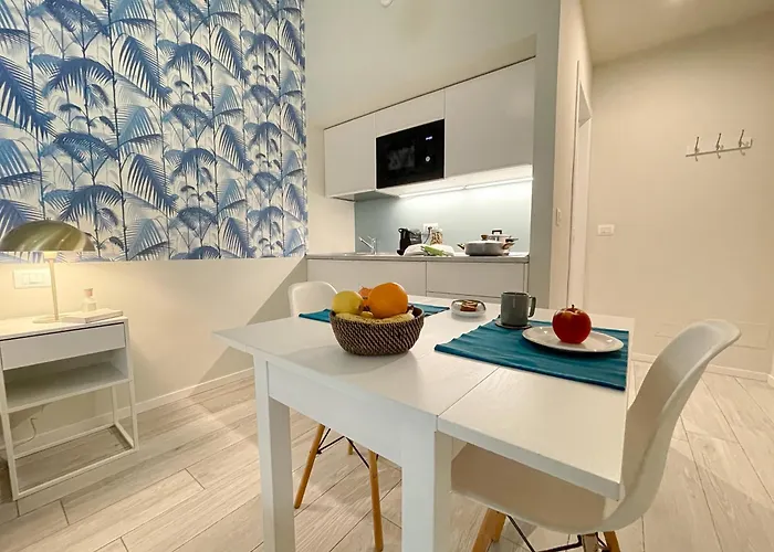 شقة Blue Palm Jungle Self Checkin Design
